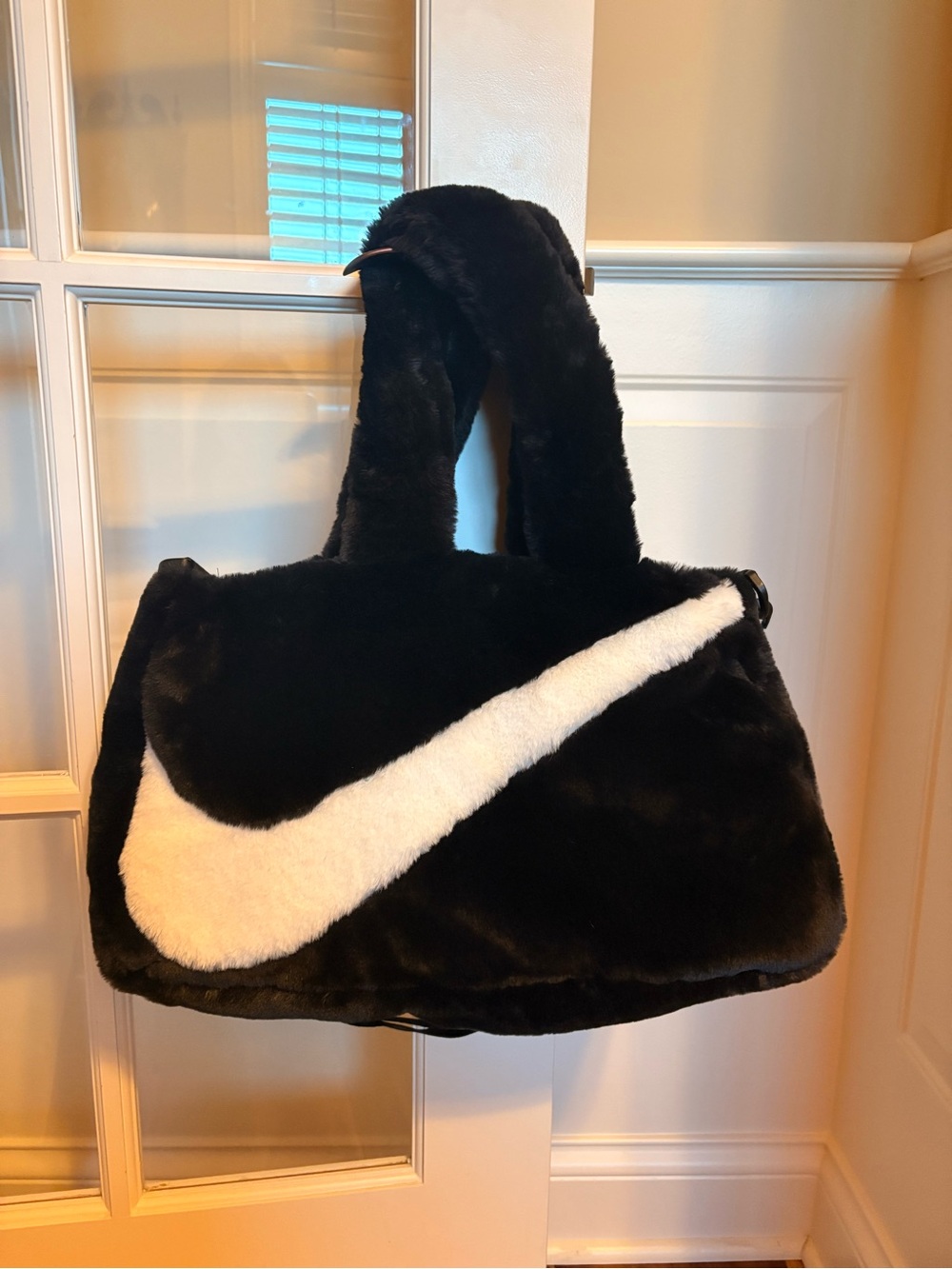 Nike Swoosh Sports Faux Fur Tote Bag Women's Sports Casual Bag Black Like New